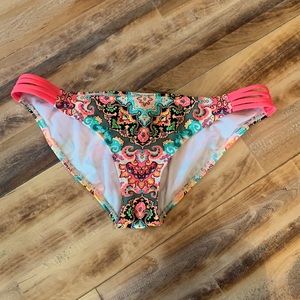 Body Glove bikini bottoms size large